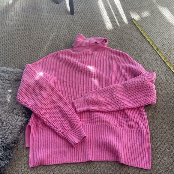 Urban outfitters size small turtleneck - Picture 6 of 6